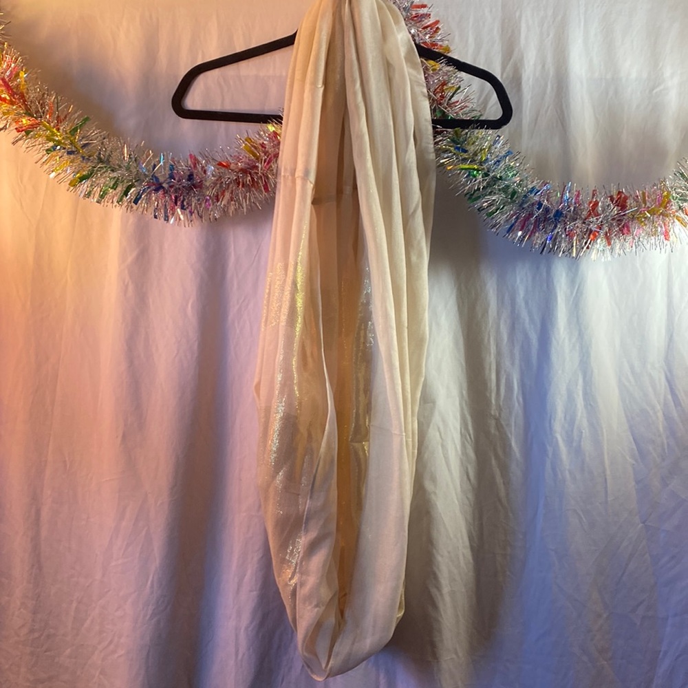 NWOT Gold and Ivory Infinity scarf